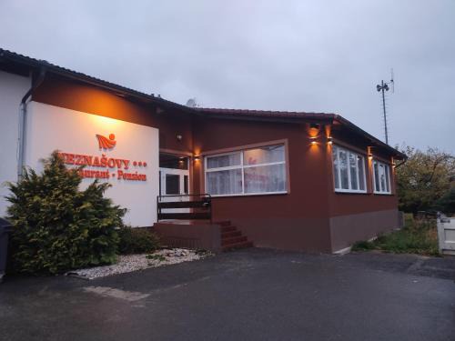 Vrhavec Casa | NEZNAŠOVY Restaurant - Penzion - Wellness - Sauna - SPA