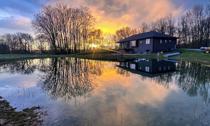 Little Suamico Casa | NFL Draft 2025 Modern New Build 4-bedroom 3 bath house in Little Suamico.