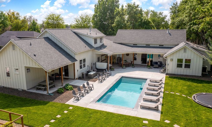 Maple Grove - Franklin Otro | Grand urban farmhouse w/private heated pool