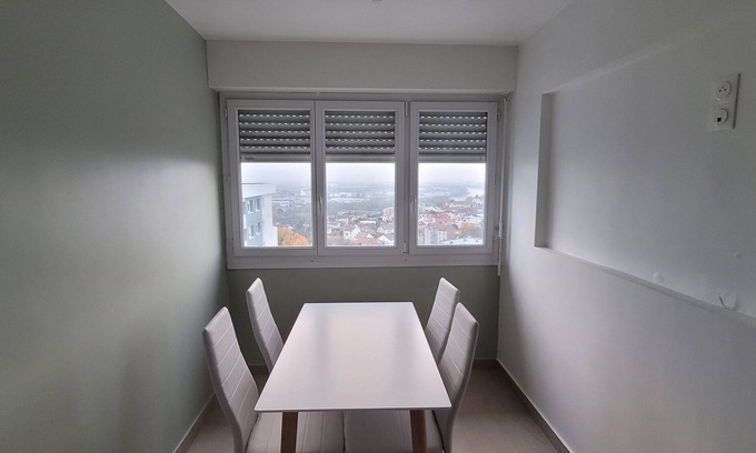 Epinay-sur-Seine Apartamento | NIA RENT] Grand appartement avec parking privé au pied de paris- Stade de france