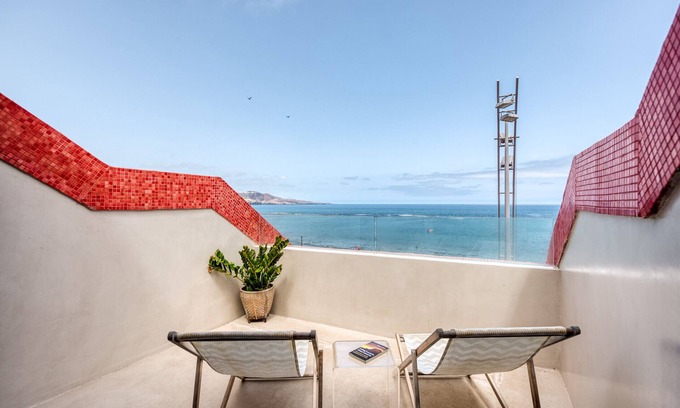Las Palmas de Gran Canaria Chalet De Esquí | Nice beach views with terrace By CanariasGetaway