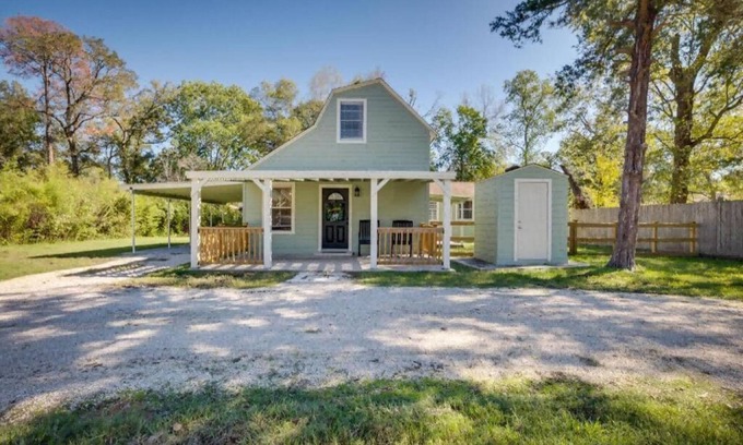 Kingwood Cabaña | Nice 3-bedroom cottage with AC in Houston