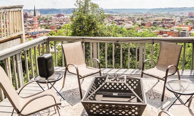 Clifton Heights Casa | Nice 4 br, 3 ba home with deck views of downtown