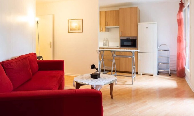 Le Pre-Saint-Gervais Apartamento | Nice 40m² with balcony near Paris