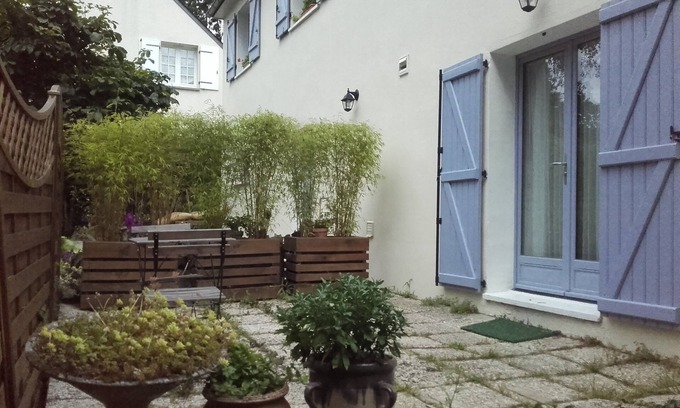 Saint-Etienne-de-Montluc Apartamento | Nice apartment 30m2 quiet shops 2mn walk