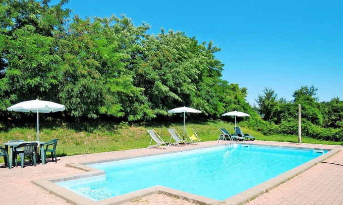 Bagnoregio Villa | Acogedor apartamento en villa para 4 personas con WIFI, piscina, patio y aparcamiento