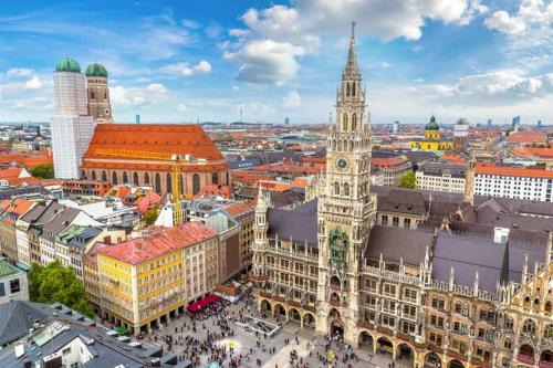 Solln Apartamento | Nice and big Apartment for up to 10 people in a very good Location of Munich! Good for Oktoberfest!