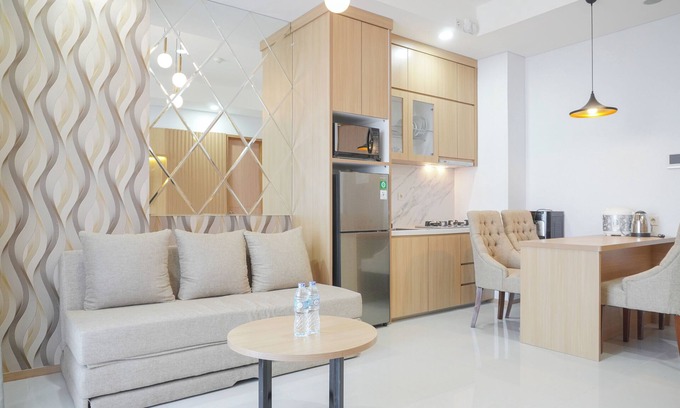 Semanggi Apartamento | Nice And Comfortable 2Br At Samara Suites Apartment