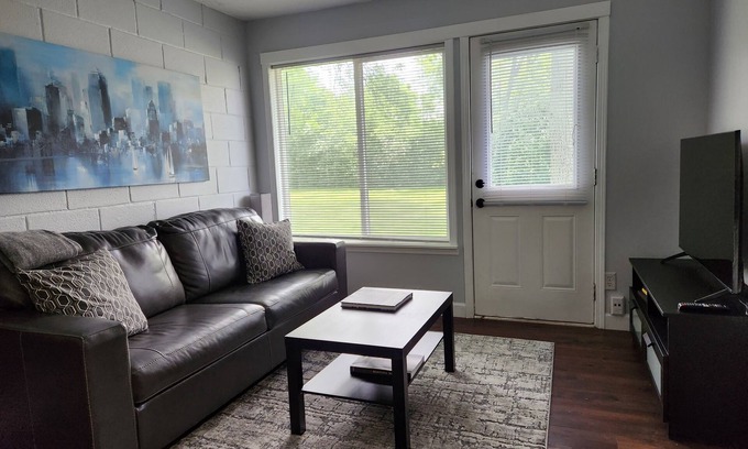 Ypsilanti Apartamento | Nice and cozy apartment just 20 min to Detroit Airport and 15 min to Ann Arbor