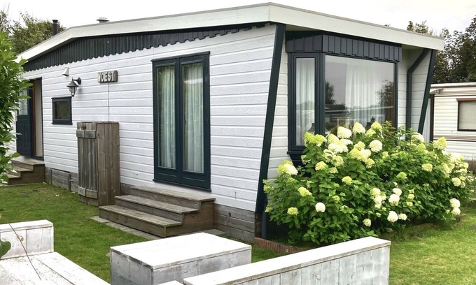 Petten Chalet De Esquí | Bonito y acogedor chalet amueblado para 4 personas, a 400 metros de la playa.
