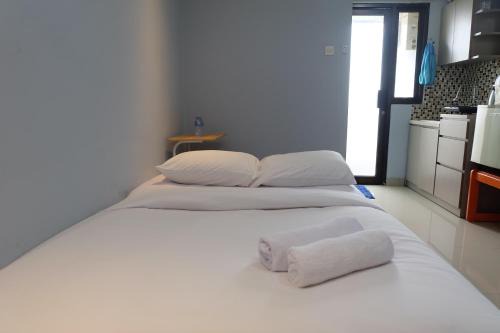 Kebagusan Apartamento | Nice and Strategic Studio Kebagusan City Apartment By Travelio