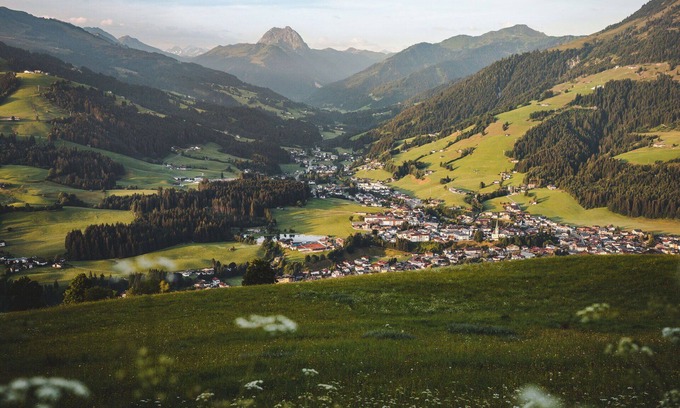 Kirchberg in Tirol Apartamento | Precioso apartamento para 6 personas con WIFI, piscina, TV y terraza