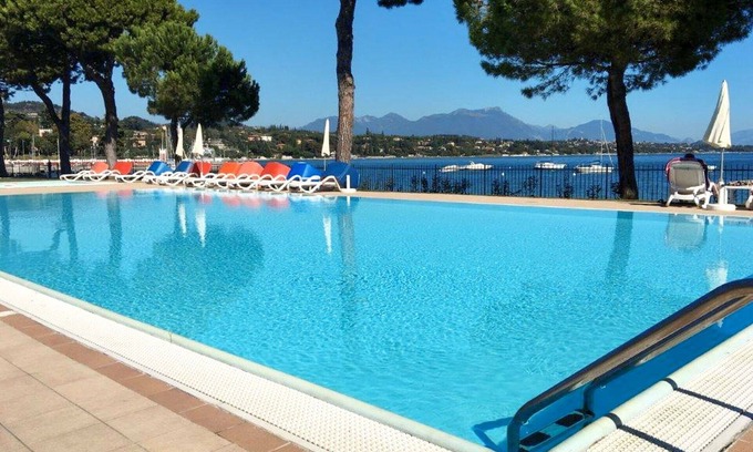 Monte Casa | Acogedor apartamento en villa para 3 personas con A/C, WIFI, piscina, TV, terraza y aparcamiento