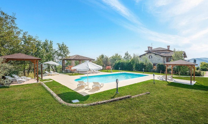 Salsomaggiore Terme Apartamento | Bonito apartamento en Salsomaggiore.
