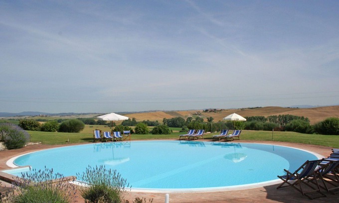 Monteroni d'Arbia Apartamento | Precioso apartamento con WIFI, piscina, vista panorámica y aparcamiento, cerca de Siena