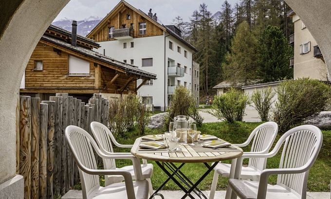 Sils-Maria Apartamento | Hermoso apartamento para 4 personas con WIFI, TV, patio y mascotas permitida
