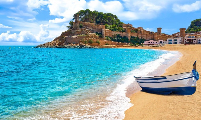 Tossa de Mar Apartamento | Precioso apartamento para 4 personas con WIFI, A/C, TV, terraza y aparcamiento