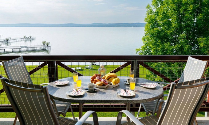 Balatonoszod Apartamento | Hermoso apartamento para 4 personas con WIFI, TV y balcón