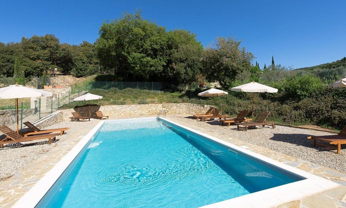 Villa A Sesta Apartamento | Hermoso apartamento con A/C, piscina, WIFI, TV, patio, vista panorámica y aparcamiento