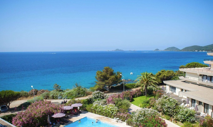 Ajaccio Apartamento | Precioso apartamento con piscina, A/C, WIFI, TV, terraza, mascotas permitida y aparcamiento