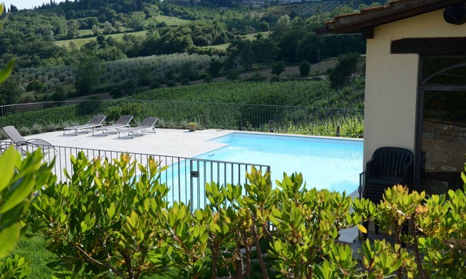 Capolona Apartamento | Bonito apartamento con WIFI, piscina, TV, mascotas permitida y aparcamiento, cerca de Arezzo
