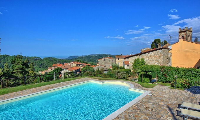 Massarosa Apartamento | Bonito apartamento para 2 personas con WIFI, piscina, cerca de Viareggio