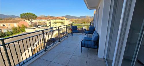 Cogolin Apartamento | Nice apartment for 2 with balcony