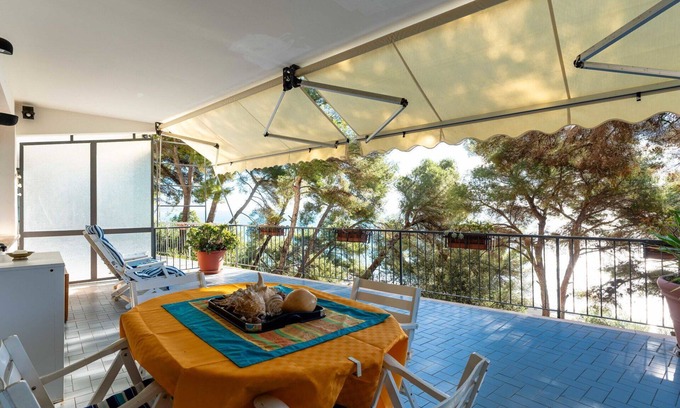 Capo Mimosa-Rollo Apartamento | Acogedor apartamento para 4 personas con WIFI, balcón, vista panorámica y aparcamiento