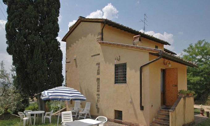 Scandicci Apartamento | Acogedor apartamento para 4 personas con piscina, WIFI, TV y aparcamiento, cerca de Florencia