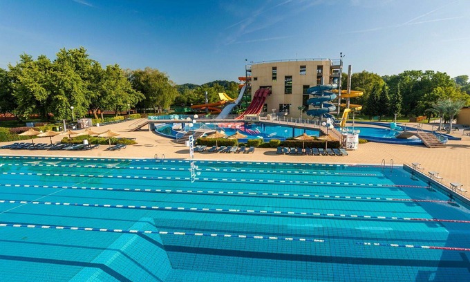 Ptuj Apartamento | Bonito apartamento para 4 personas con WIFI, A/C, piscina, TV y balcón