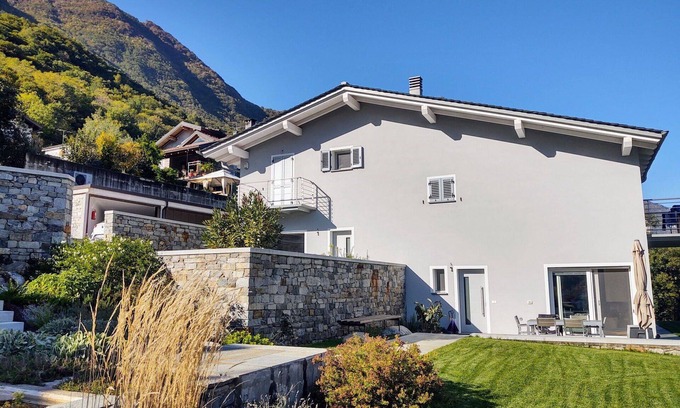 Samolaco Apartamento | Hermoso apartamento para 4 personas con A/C, WIFI, TV y patio