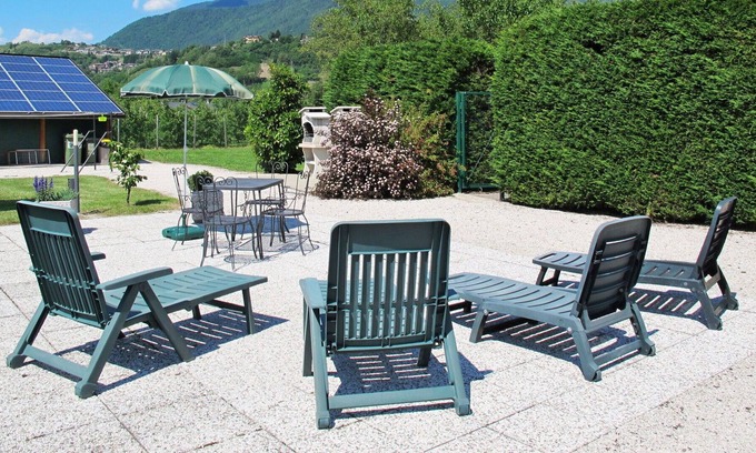 Caldonazzo Apartamento | Hermoso apartamento para 5 personas con TV, patio y aparcamiento