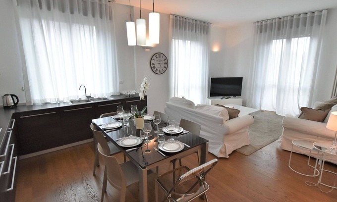 San Vittore Apartamento | Bonito apartamento para 6 personas con WIFI, A/C, TV, balcón y aparcamiento