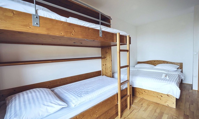 Hocko Pohorje Apartamento | Acogedor apartamento con WIFI, piscina, TV, balcón, mascotas permitida y vista panorámica