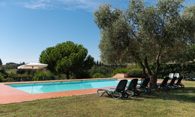 Siena Apartamento | Acogedor apartamento para 8 personas con WIFI, jacuzzi, piscina, mascotas permitida y aparcamiento