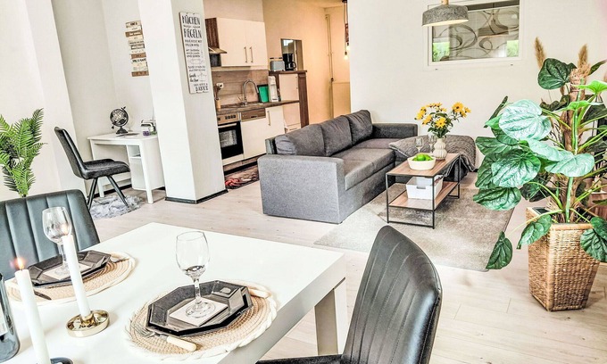 Ottbergen Apartamento | Bonito apartamento para 4 personas con WIFI, TV, terraza, mascotas permitida y vista panorámica