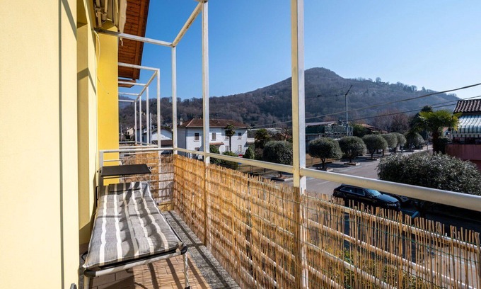 Brolo Apartamento | Acogedor apartamento para 5 personas con WIFI, piscina, TV, terraza y mascotas permitida