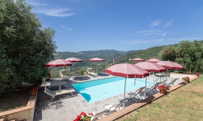 Montebonello Apartamento | Bonito apartamento con piscina, WIFI, TV, mascotas permitida, vista panorámica y aparcamiento