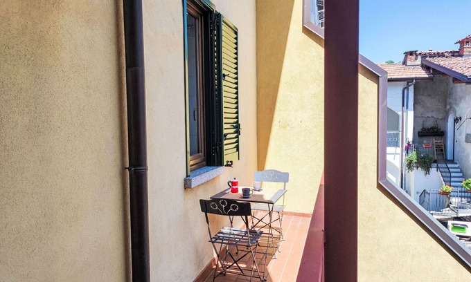 Rovellasca Apartamento | Nice apartment for 4 people with WIFI, TV, balcony and parking