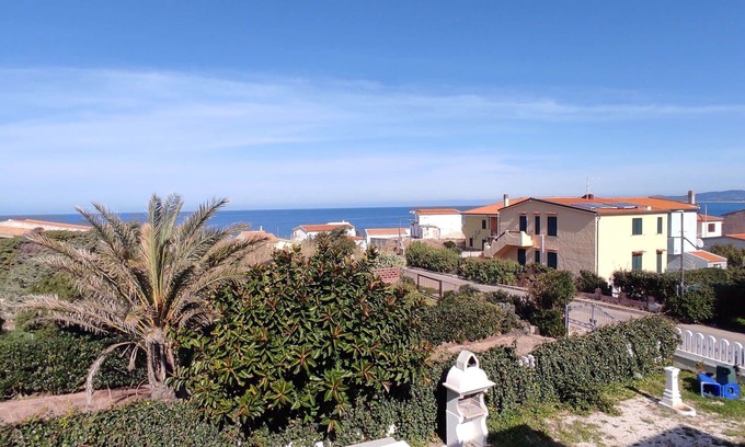 Northern Sardinia Apartamento | Acogedor apartamento con WIFI, piscina, TV, balcón y aparcamiento, cerca de Castelsardo