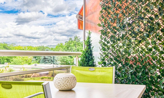 Est Apartamento | Hermoso apartamento para 2 personas con TV, balcón y aparcamiento