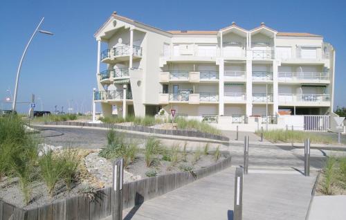 Saint-Hilaire-de-Riez Apartamento | Nice Apartment In St Hilaire De Riez