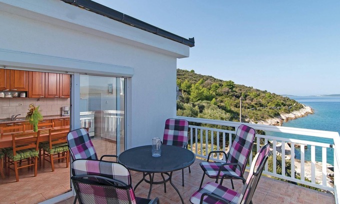 Veliki Drvenik Apartamento | Bonito apartamento en Drvenik Veliki