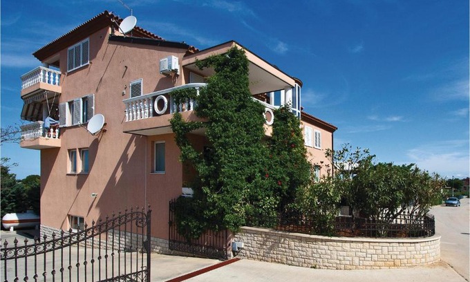 Galizana Apartamento | Nice apartment in Galizana with 1 Bedrooms and WiFi