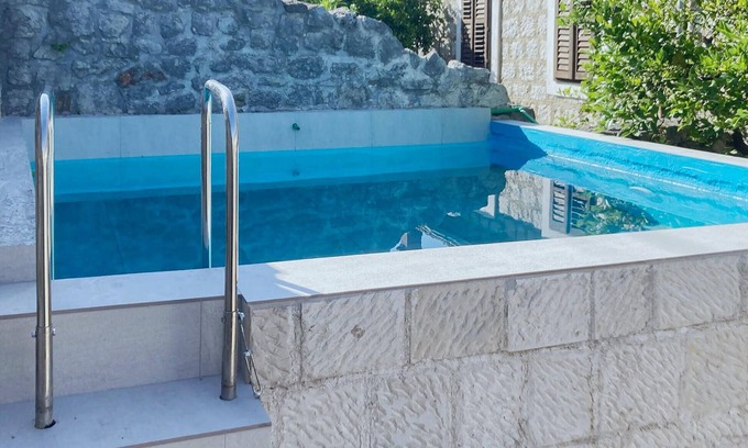 Konavle Apartamento | Bonito apartamento en Gruda con cocina.