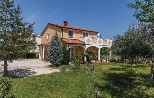 Kastel Apartamento | Nice Apartment In Kastel With Kitchen