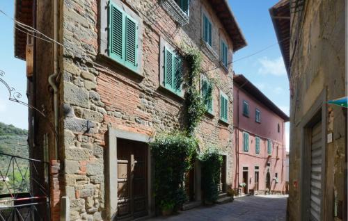 Massa Apartamento | Nice Apartment In Massa E Cozzile With House A Panoramic View