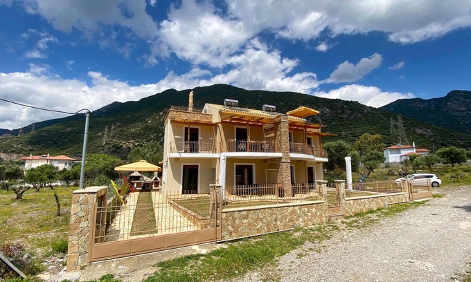 Skaloma Apartamento | Bonito apartamento en Nafpaktos con.
