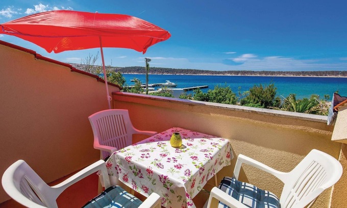 Barbat na Rabu Apartamento | Bonito apartamento en Rab con cocina.
