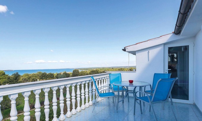 Stinjan Apartamento | Bonito apartamento en Stinjan con.